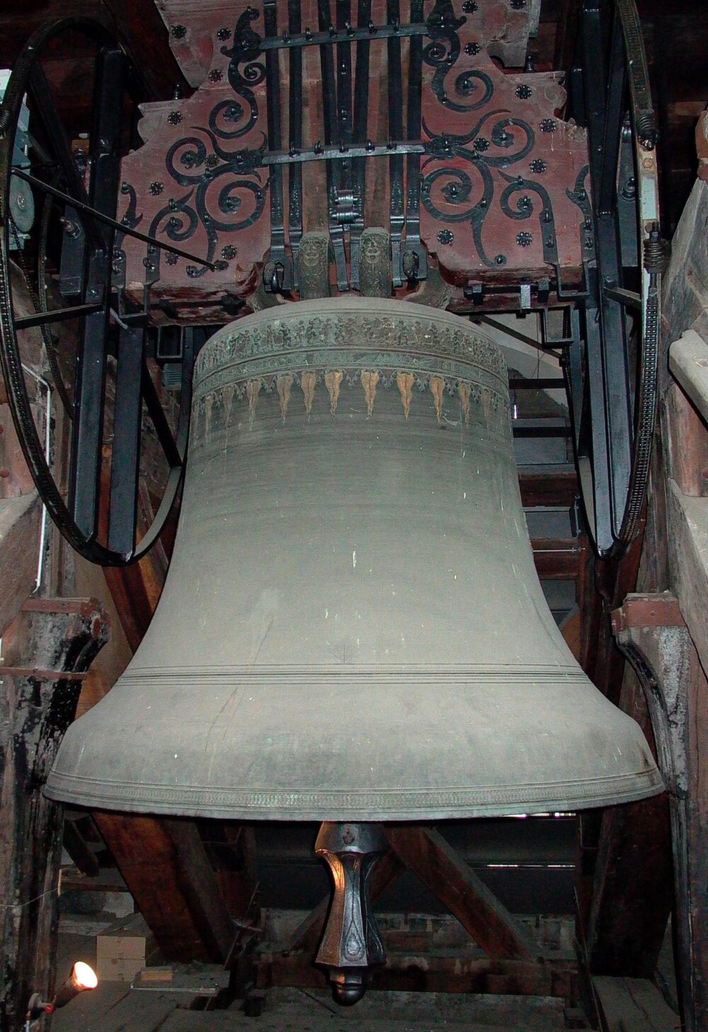 Grosse Glocke Foto Schlaeppi