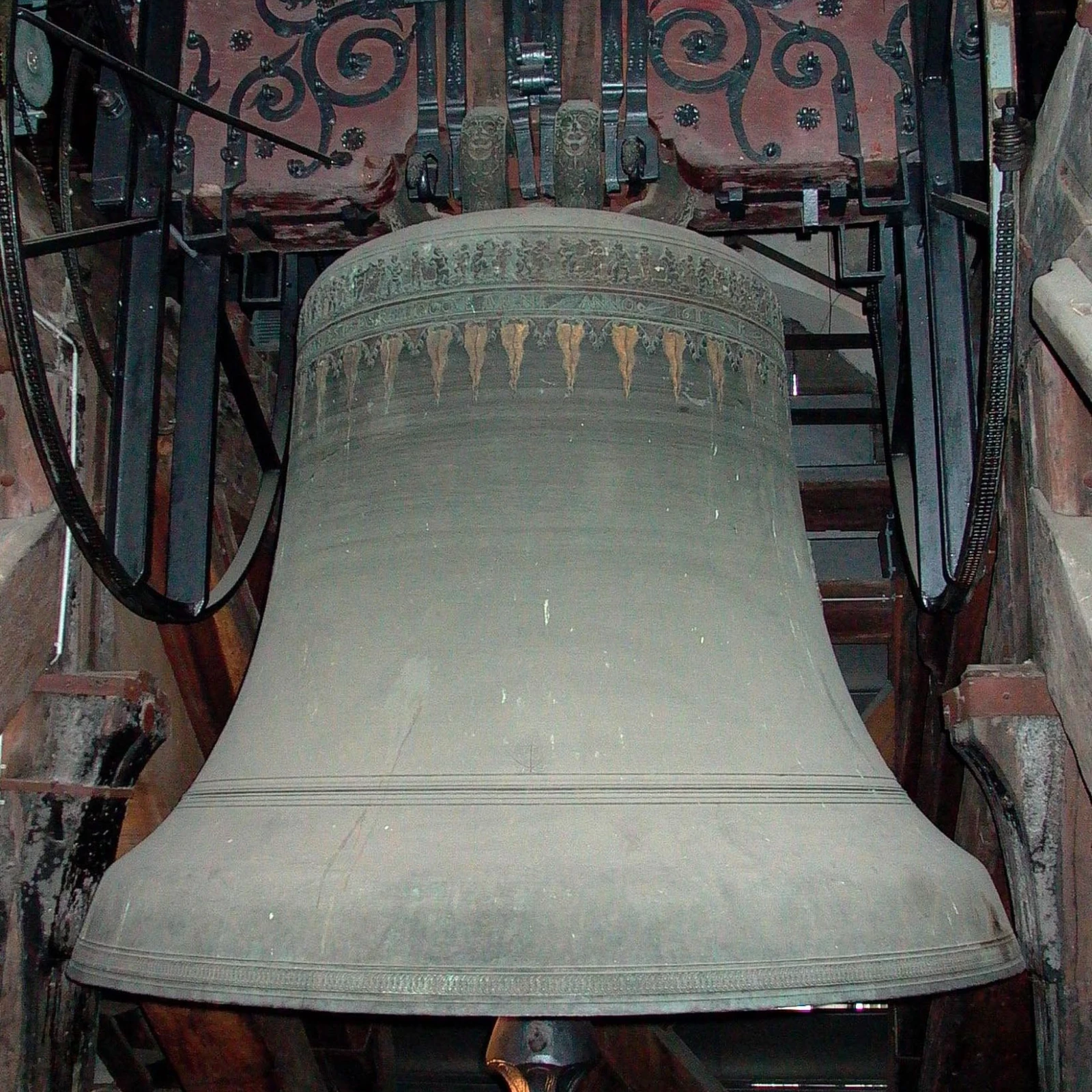 Grosse Glocke Foto Schlaeppi