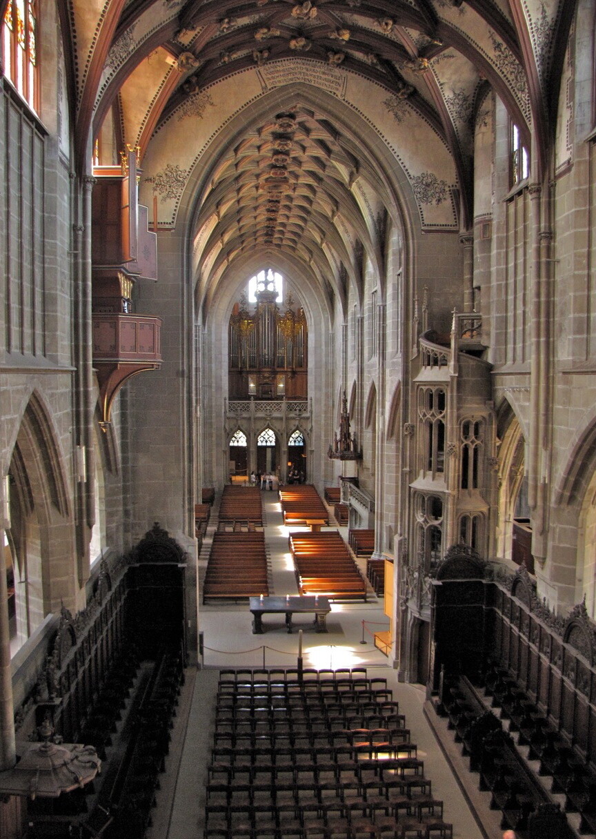 Blick vom Chor nach hinten 0