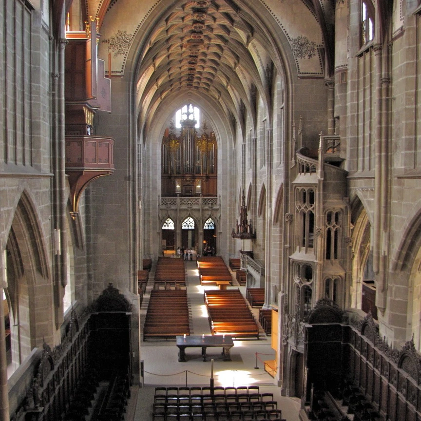 Blick vom Chor nach hinten 0